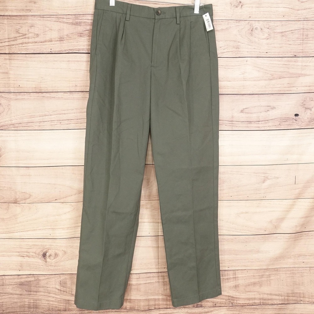 New! Amazon Essentials Pants Mens 32x32 Green Pleated Classic Fit Chino Straight